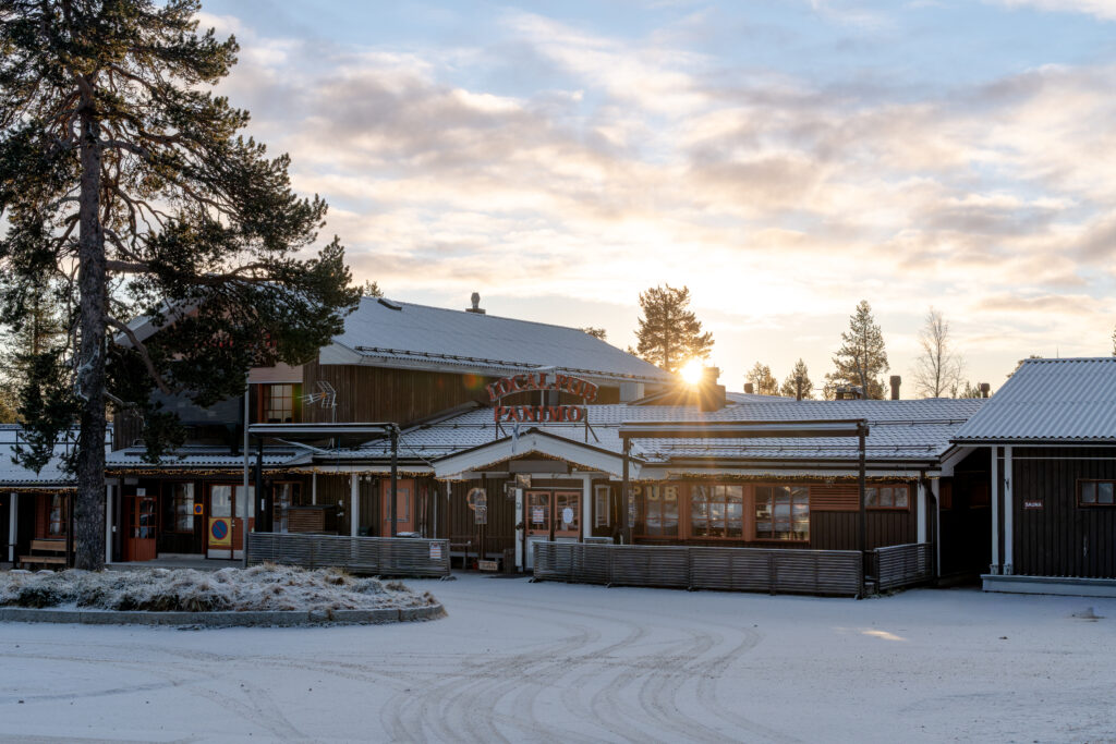 local pub panimo saariselkä snow